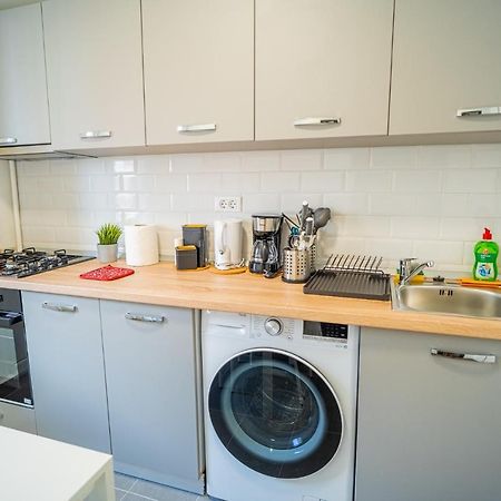Refreshingly Chic: Newly Renovated 2Br Apartment Bucareste Exterior foto