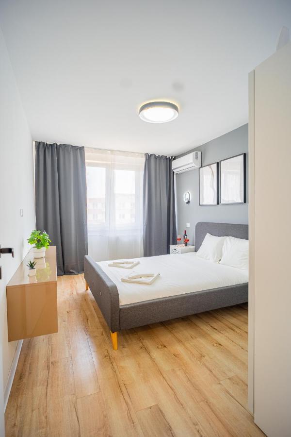 Refreshingly Chic: Newly Renovated 2Br Apartment Bucareste Exterior foto