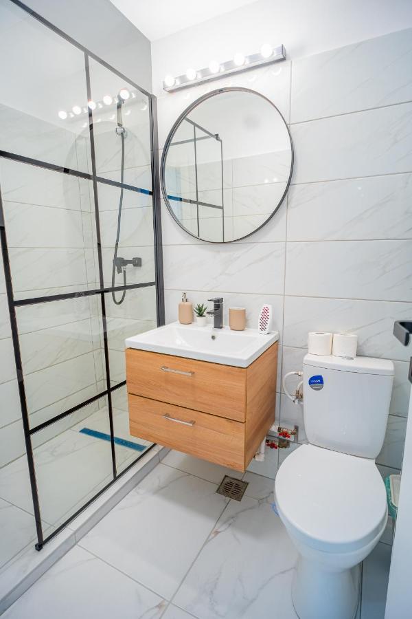 Refreshingly Chic: Newly Renovated 2Br Apartment Bucareste Exterior foto