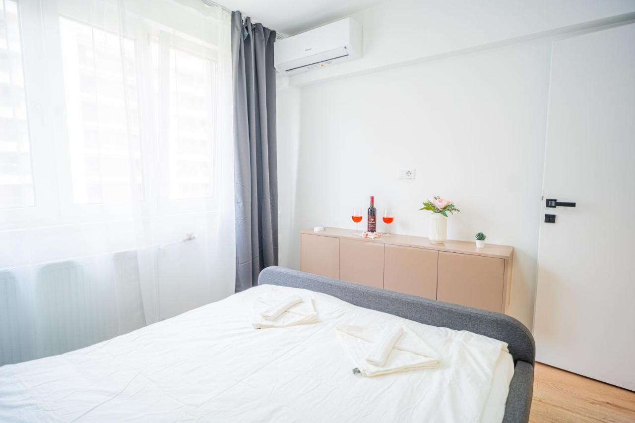 Refreshingly Chic: Newly Renovated 2Br Apartment Bucareste Exterior foto