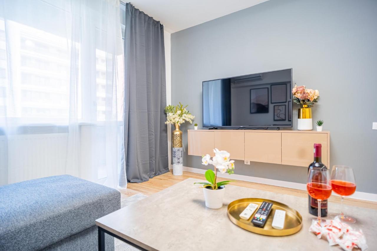 Refreshingly Chic: Newly Renovated 2Br Apartment Bucareste Exterior foto