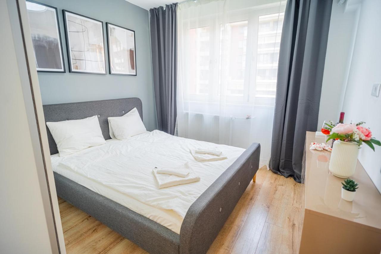 Refreshingly Chic: Newly Renovated 2Br Apartment Bucareste Exterior foto