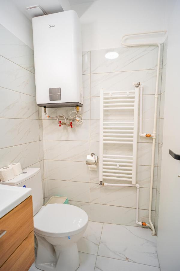 Refreshingly Chic: Newly Renovated 2Br Apartment Bucareste Exterior foto