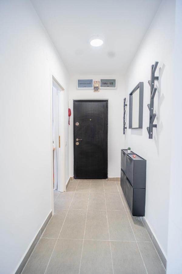 Refreshingly Chic: Newly Renovated 2Br Apartment Bucareste Exterior foto